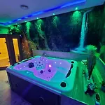 Estrella Sauna Jacuzzi