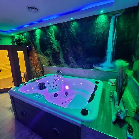 Estrella Sauna Jacuzzi