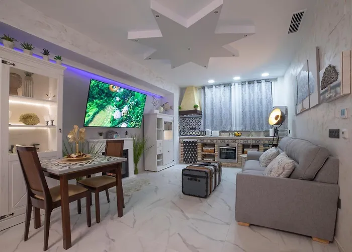 Estrella Sauna Jacuzzi Lägenhet *